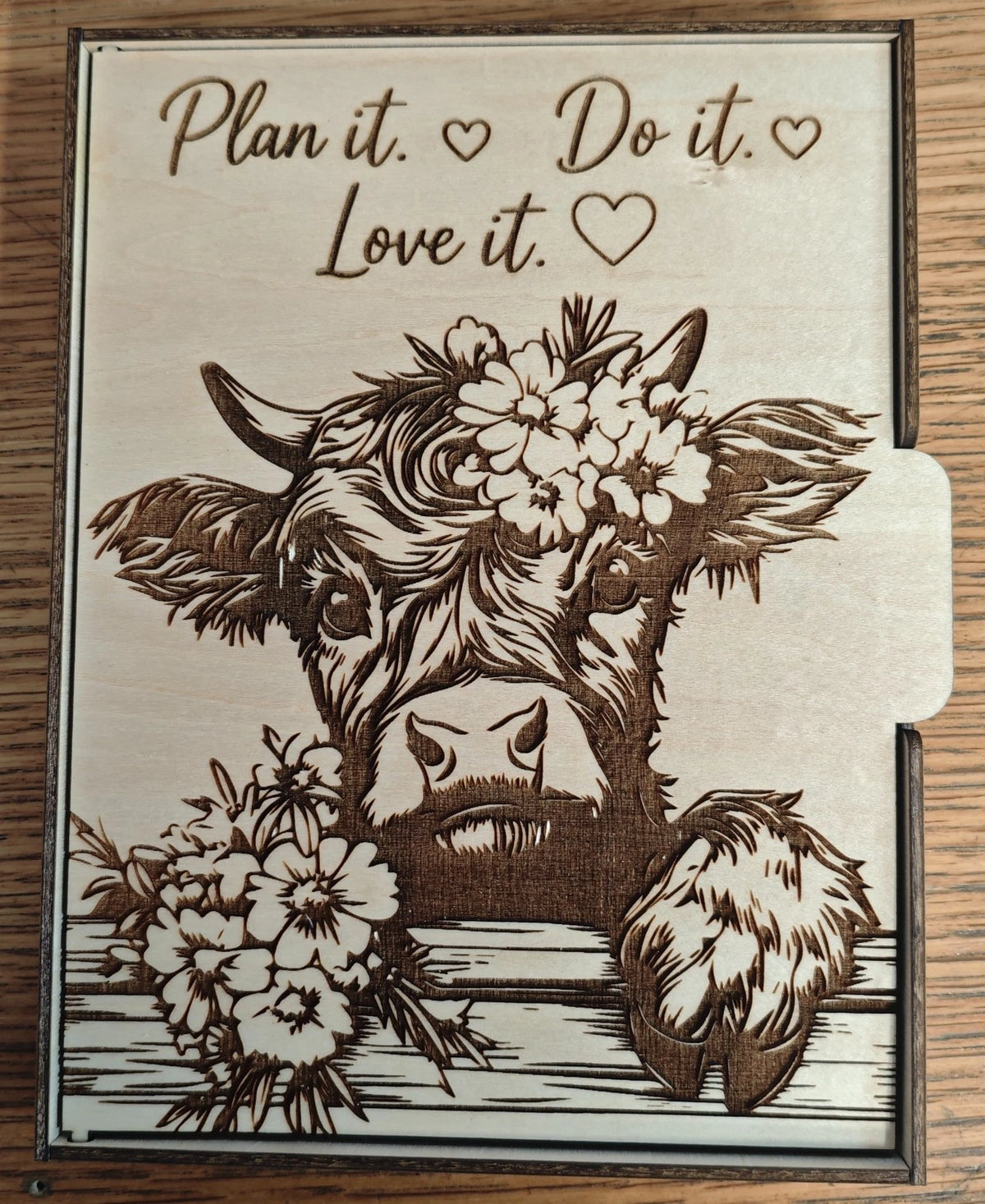 Highland Cow A5 Planner Gift Set 2027-2030 Wooden Box, Bookmark & Pen Set